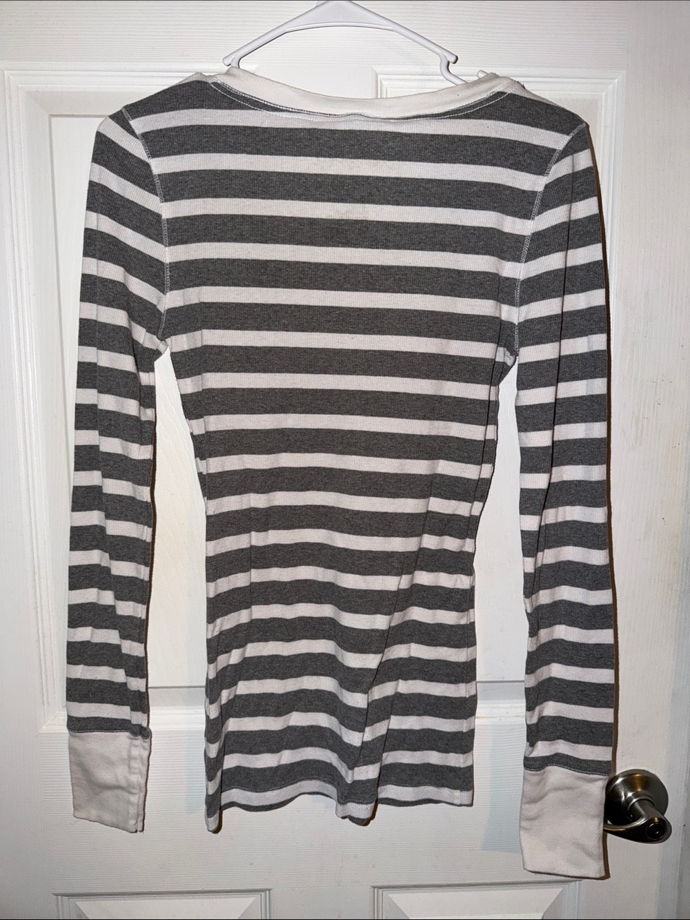 Aeropostale Gray & White Striped Long-Sleeve Henley with Teal Logo - Picture 4 of 5